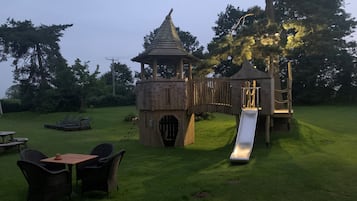 Family Cottage, 2 Bedrooms, Accessible | Iron/ironing board, cribs/infant beds, free WiFi, bed sheets