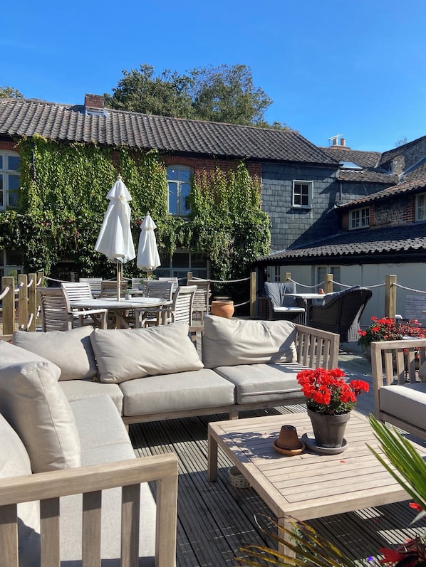 Courtyard view - Scarborough Hill Country Inn (North Walsham)