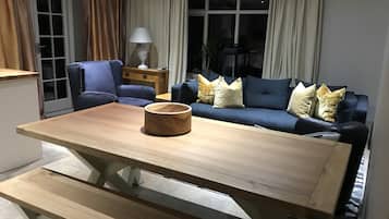 Family Cottage, 3 Bedrooms | Living area