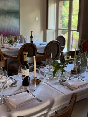 Breakfast, lunch, dinner served; garden views 