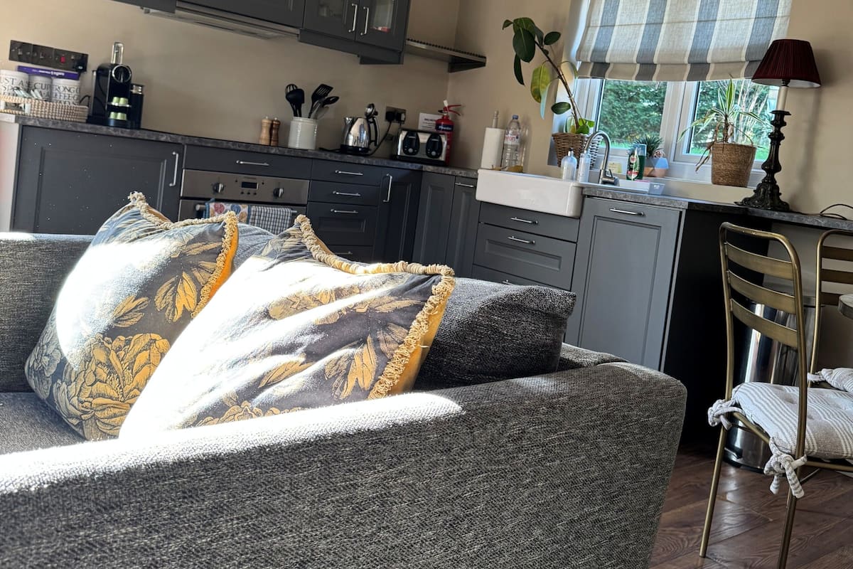 Family Cottage, 2 Bedrooms, Accessible | Living area