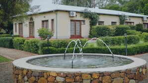 Fountain - Hibon Lodge (Magaliesberg)