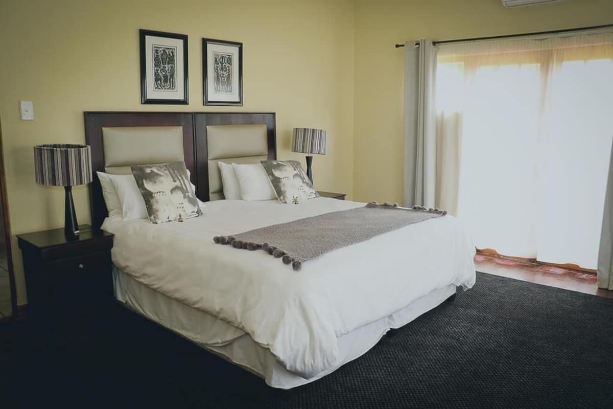 Double Room | Desk, free WiFi, bed sheets