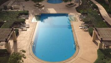 Kolam renang outdoor