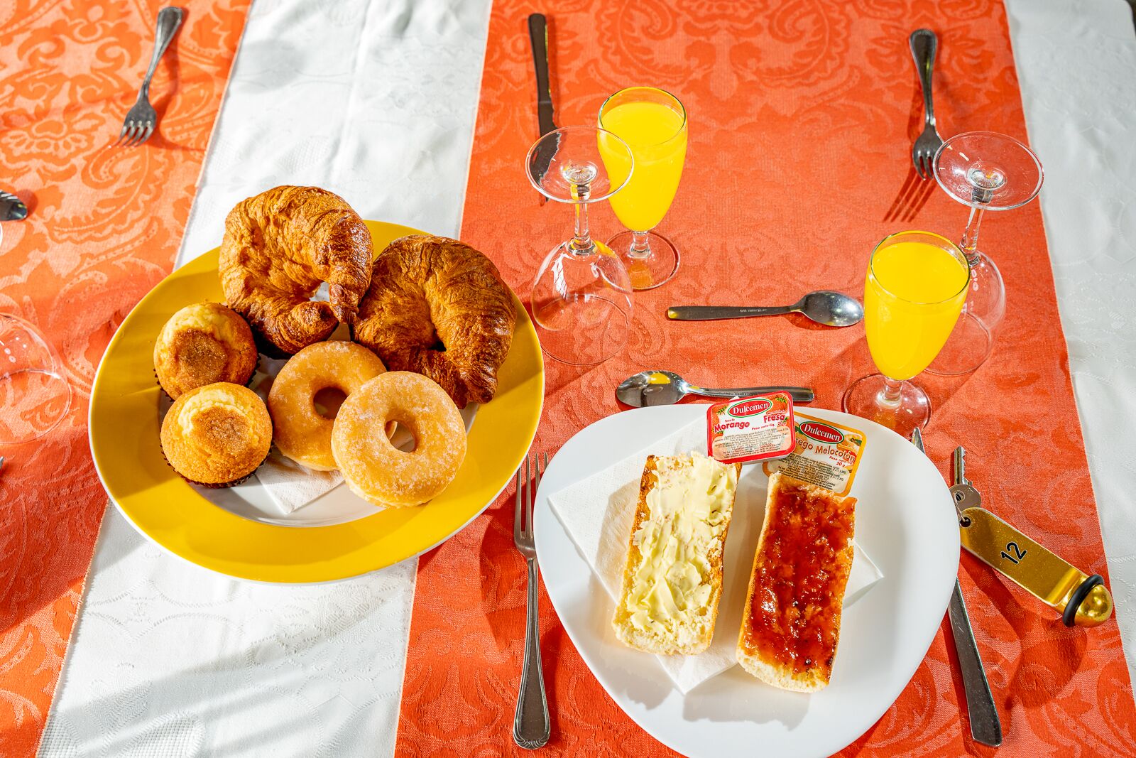 daily continental breakfast (eur 8 per person)