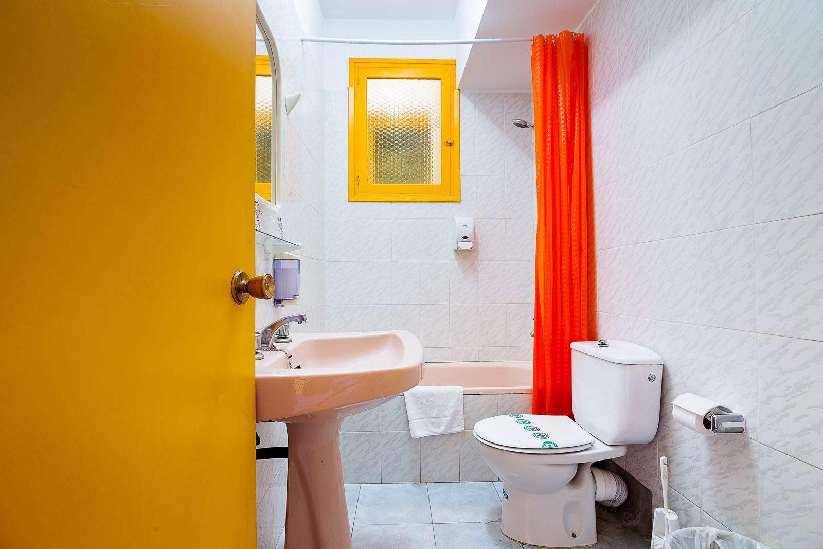 shower, bidet, towels