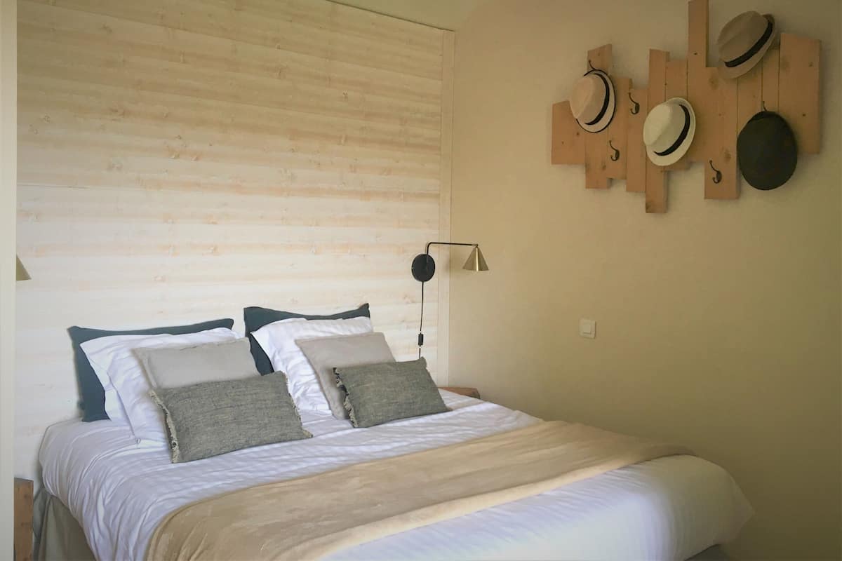 Superior Double Room, Private Bathroom, Garden View | 1 bedroom