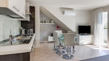 Appartamento Classic, 2 camere da letto Secondo piano senza ascensore | Private kitchen | Fridge, microwave, oven, stovetop