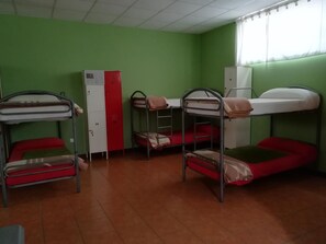 Soundproofing, free WiFi, bed sheets