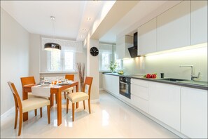 Appartement Ville, 1 chambre | Cuisine privée | Réfrigérateur, four, plaque de cuisson, lave-vaisselle