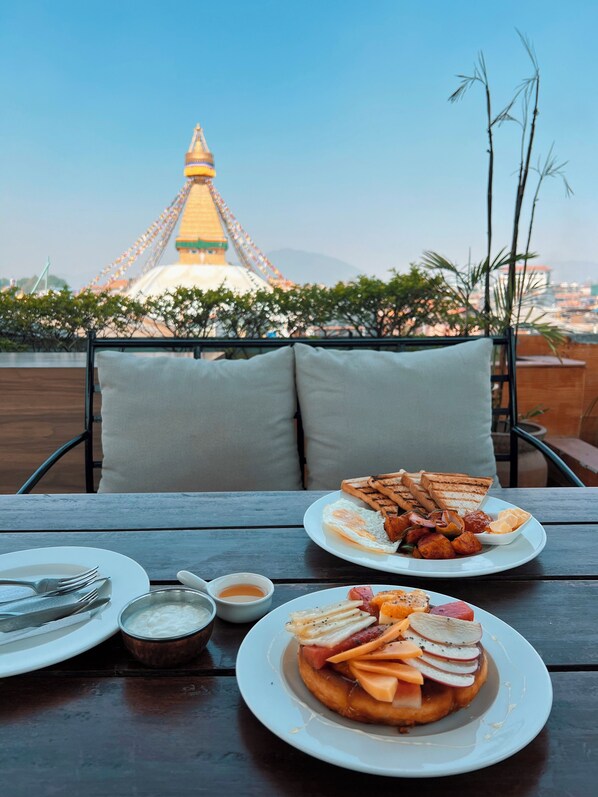 Breakfast, lunch, dinner served; garden views - Hotel Bodhiz (Kathmandu)