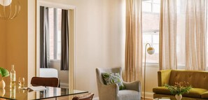 ตกแต่งพิเศษโดยเฉพาะ, พื้นที่ทำงานแบบใช้แล็ปท็อป, เตารีด/โต๊ะรีดผ้า