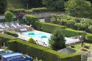 Suíte standard, suíte, vista para o jardim | Piscina externa