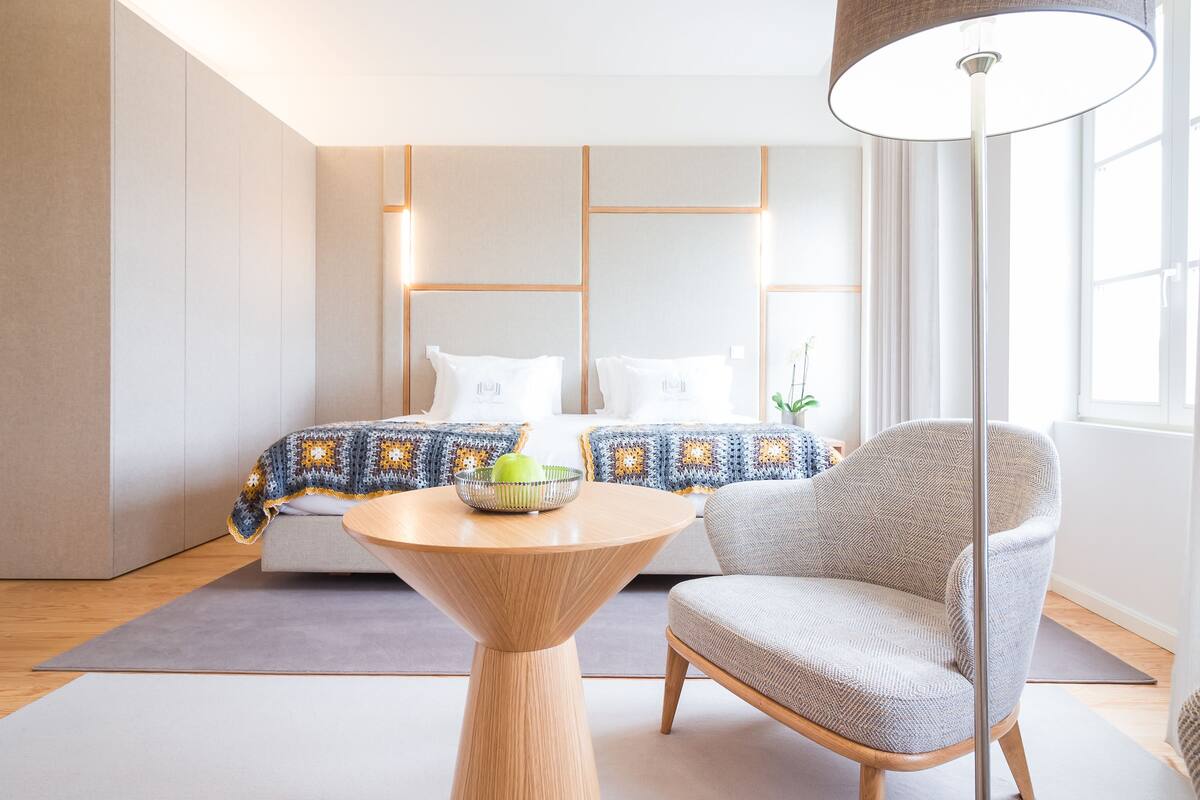 Camera Superior con letto matrimoniale o 2 letti singoli, vista città | Biancheria da letto di alta qualità, una cassaforte in camera