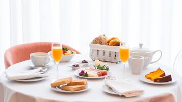 Free daily continental breakfast