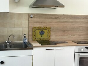 Mikrobølgeovn, ovn og kokeplater