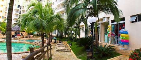 3 outdoor pools, a heated pool