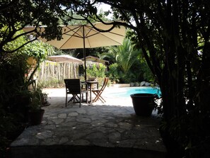 تناول الطعام بالخارج