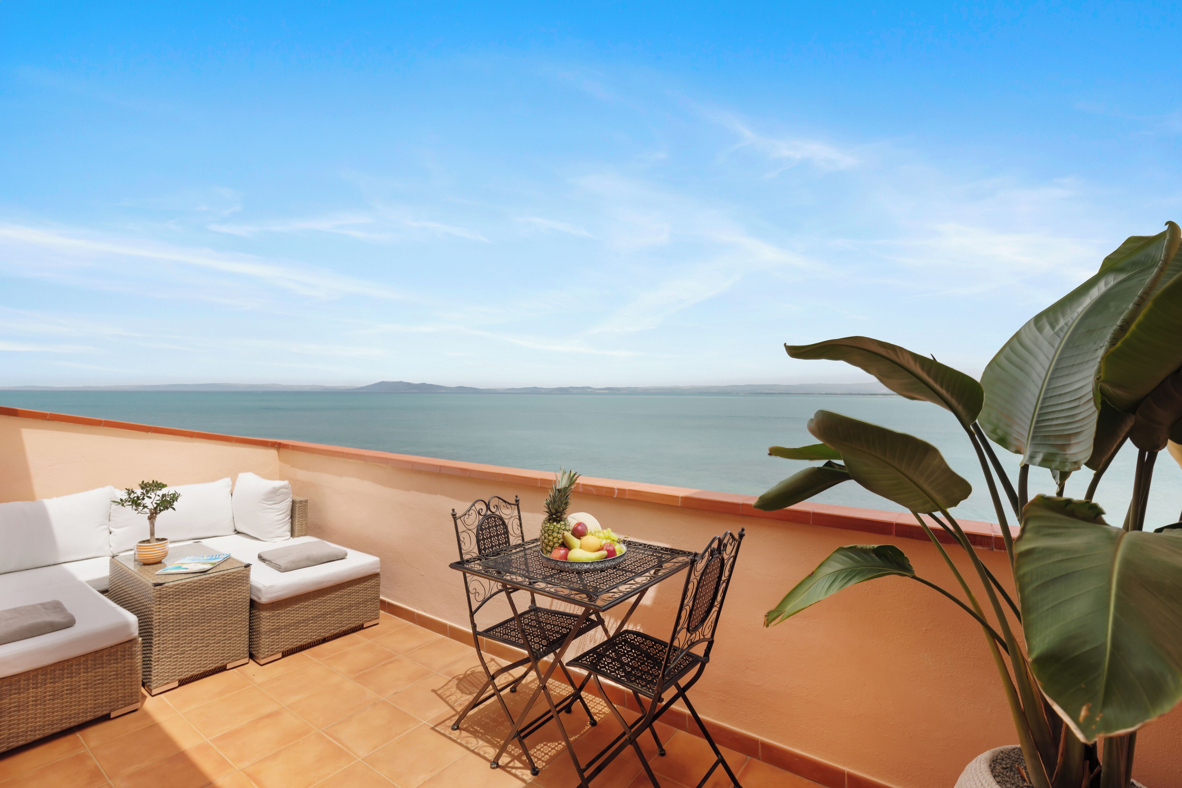 deluxe studio suite | 1 bedroom, premium bedding, down duvets, minibar