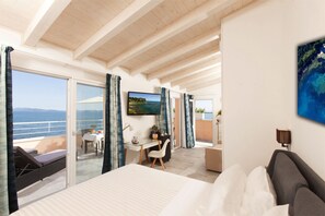 高級寢具、羽絨被、迷你吧、客房內保險箱