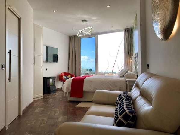 Gác, hiên | Khu phòng khách | TV màn hình phẳng 