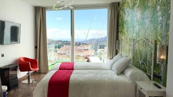 1 chambre, fer et planche à repasser, lits bébé (gratuits)