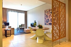 Studio Superior, sát bãi biển | Khu phòng khách | TV màn hình phẳng