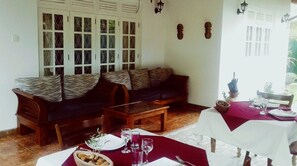 Dining - villa begonia (Kandy)