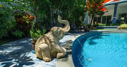 Luxury 3 bedroom villa with tropical garden private pool - area of 1200m2