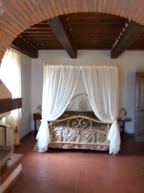 Wifi gratis y ropa de cama