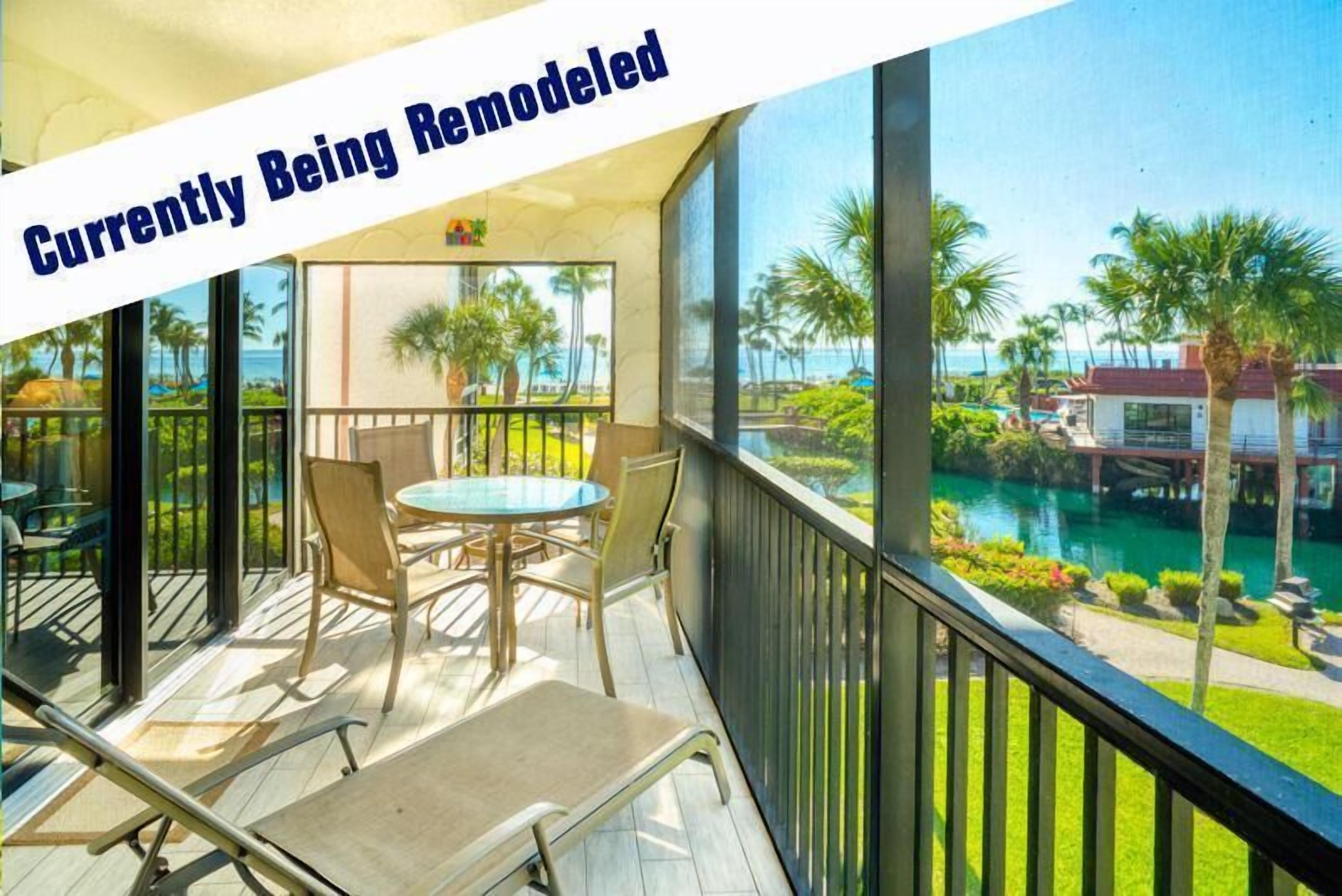 Updated and Tranquil Point Santo Condo Partial Gulf Views- 2 Bedroom- 2 Bathroom- Central Sanibel Location