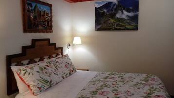 Double Room, 1 Double Bed | Free WiFi, bed sheets