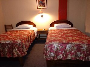 Twin Room, 2 Single Beds | Free WiFi, bed sheets - Anais Hostel Machupicchu (Machu Picchu)