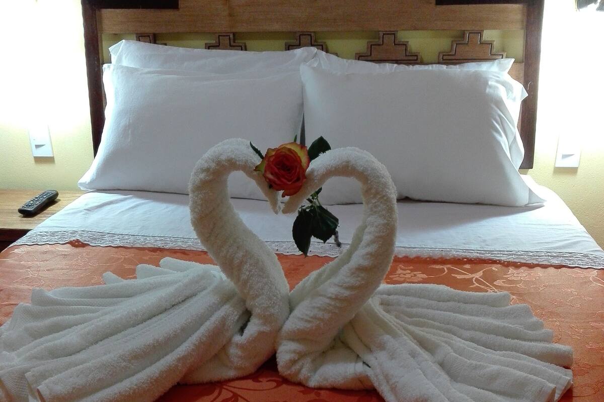 Quarto casal, 1 cama de casal | Wi-Fi de cortesia, roupa de cama