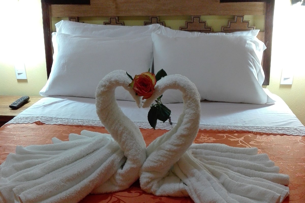 Habitación doble, 1 cama matrimonial | Wifi gratis y ropa de cama