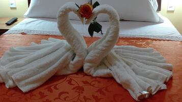 Double Room, 1 Double Bed | Free WiFi, bed sheets