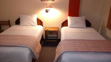 Twin Room, 2 Twin Beds | Free WiFi, bed sheets