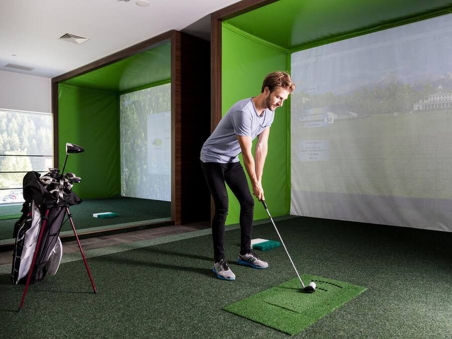 Driving range golf indoor