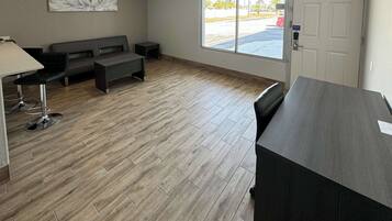 Rideaux occultants, Wi-Fi gratuit, draps fournis