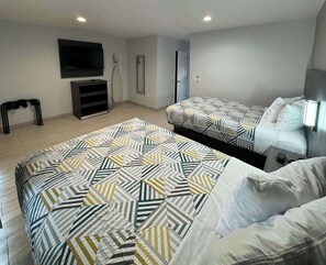 Blackout curtains, free WiFi, bed sheets - Studio 6 Englewood, FL (Englewood)