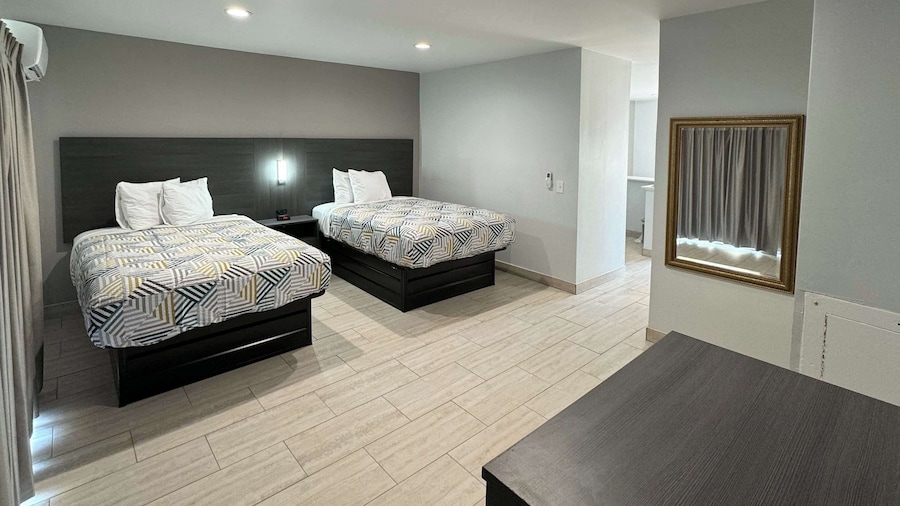 Studio 6 Englewood, FL