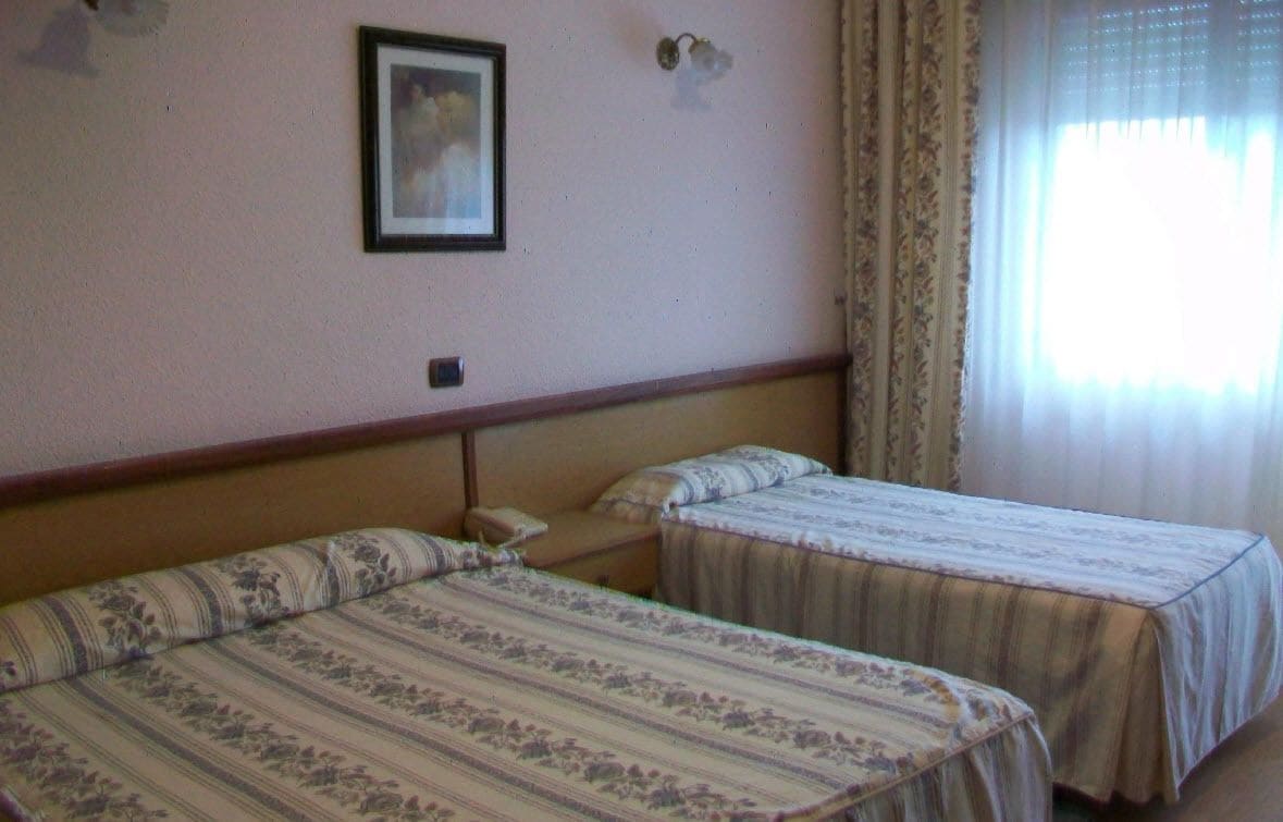 standard triple room, balcony | desk, free wifi, bed sheets
