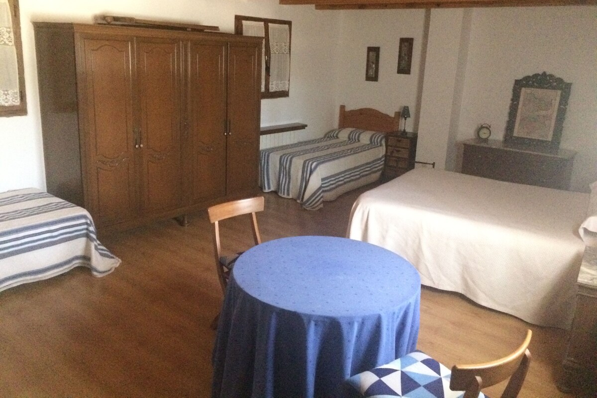 Family Room | Desk, free cots/infant beds, rollaway beds, free WiFi