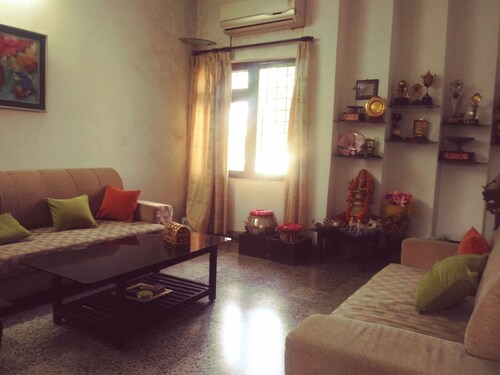 2 BHK mit Grundausstattung