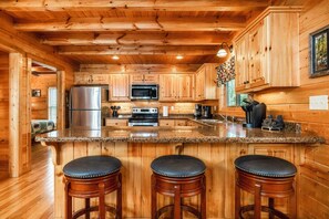 Fridge, microwave, oven, stovetop - Mountain Memories - View, Theater Room, Arcade, Pool Table, Hot Tub and a Ramp (Sevierville)
