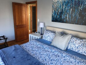 3 bedrooms, iron/ironing board, travel crib, free WiFi