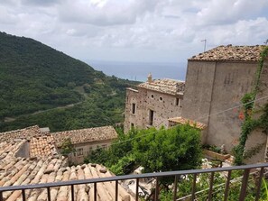 Balcony - A Taverna Intru u vicu (Belmonte Calabro)