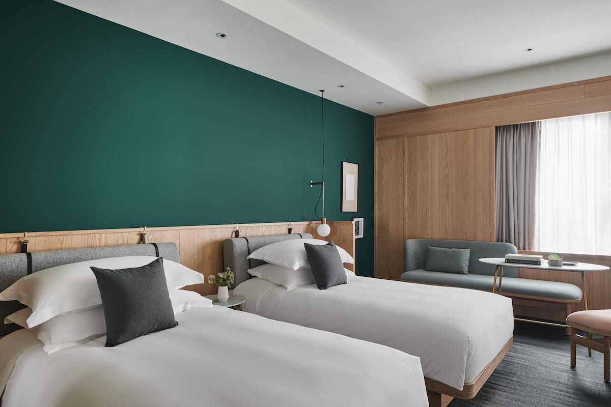 Biancheria da letto di alta qualità, copriletto in piuma, minibar