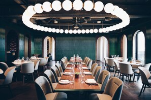 Breakfast, lunch, dinner served; international cuisine  - Kimpton Da an Taipei by IHG (Taipei)