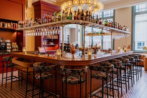 Dinner served - Hotel Mercier (Amsterdam)